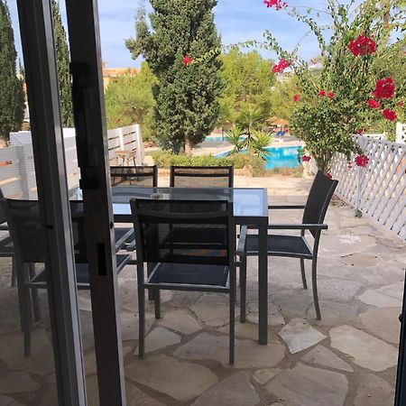 Regina Gardens - Spacious 3 Bed, 2 Bath Maisonette Paphos Extérieur photo