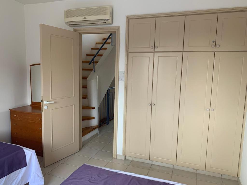 Regina Gardens - Spacious 3 Bed, 2 Bath Maisonette Paphos Extérieur photo