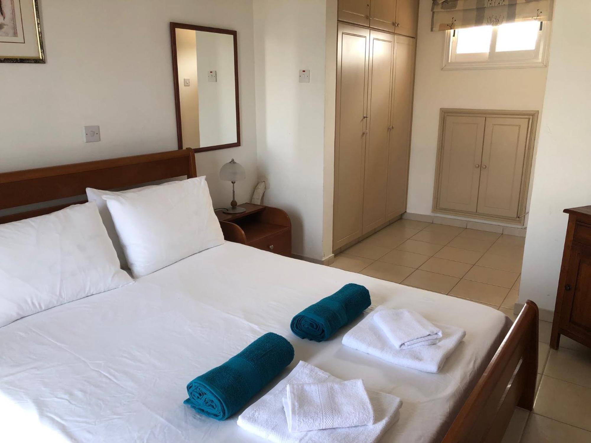 Regina Gardens - Spacious 3 Bed, 2 Bath Maisonette Paphos Extérieur photo