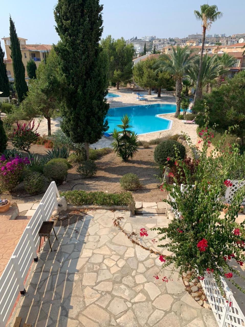 Regina Gardens - Spacious 3 Bed, 2 Bath Maisonette Paphos Extérieur photo