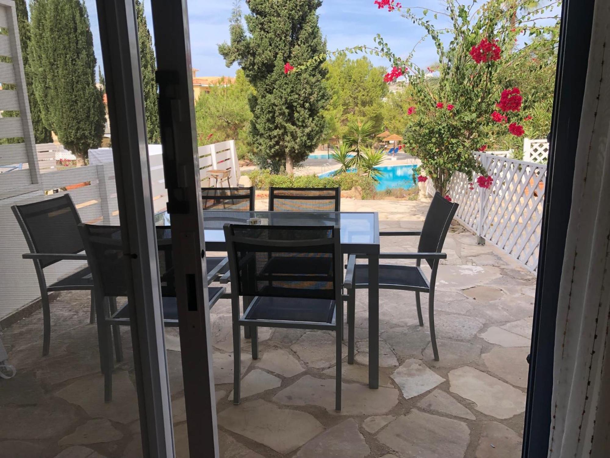 Regina Gardens - Spacious 3 Bed, 2 Bath Maisonette Paphos Extérieur photo