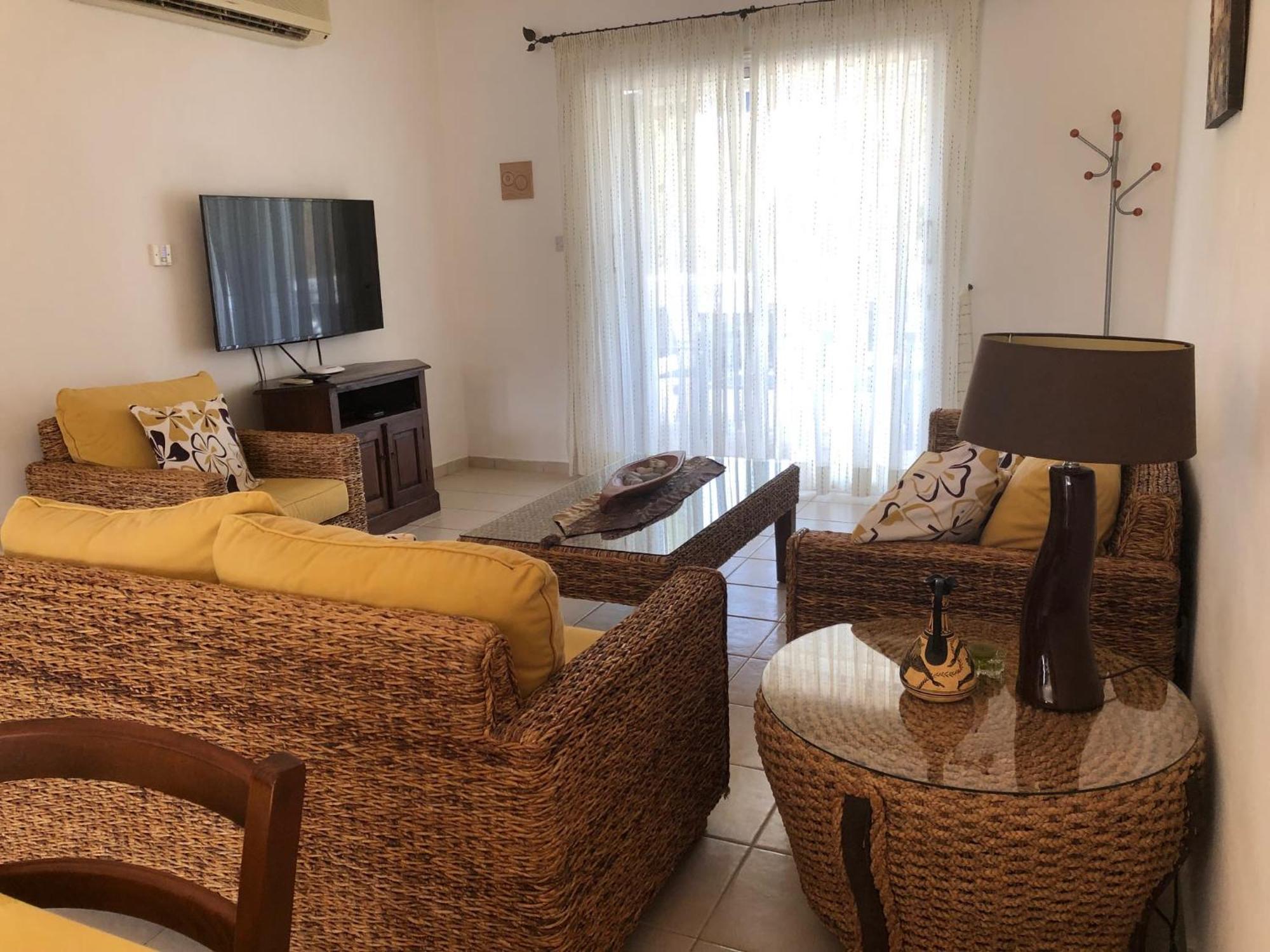 Regina Gardens - Spacious 3 Bed, 2 Bath Maisonette Paphos Extérieur photo