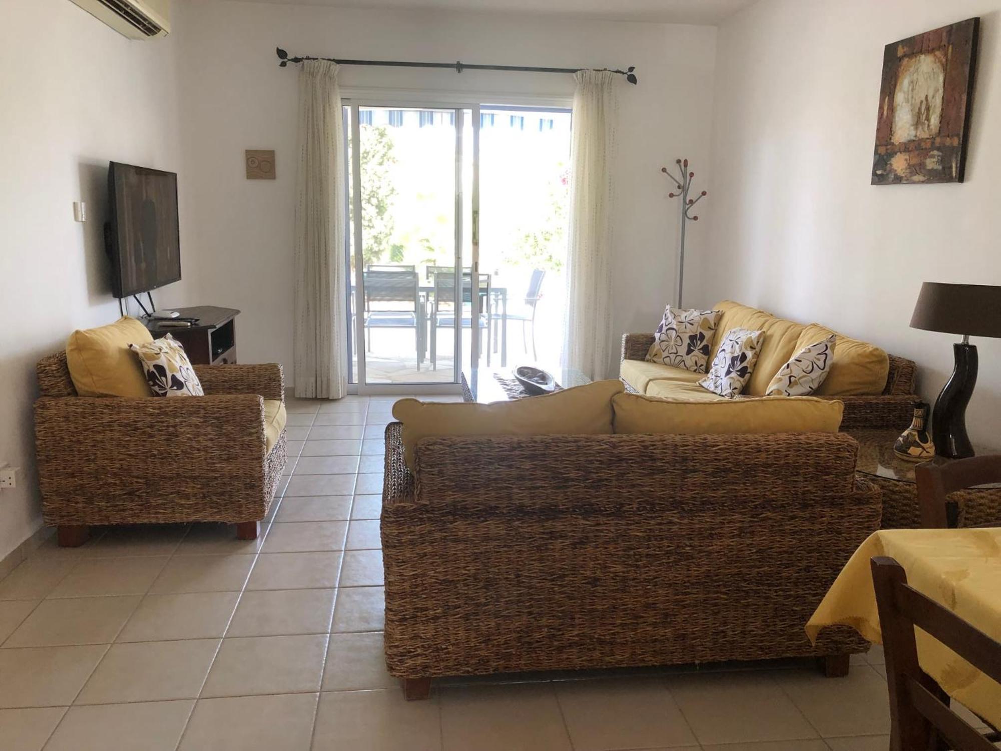 Regina Gardens - Spacious 3 Bed, 2 Bath Maisonette Paphos Extérieur photo
